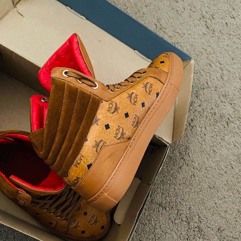 Hightop Women MCM Sneakers